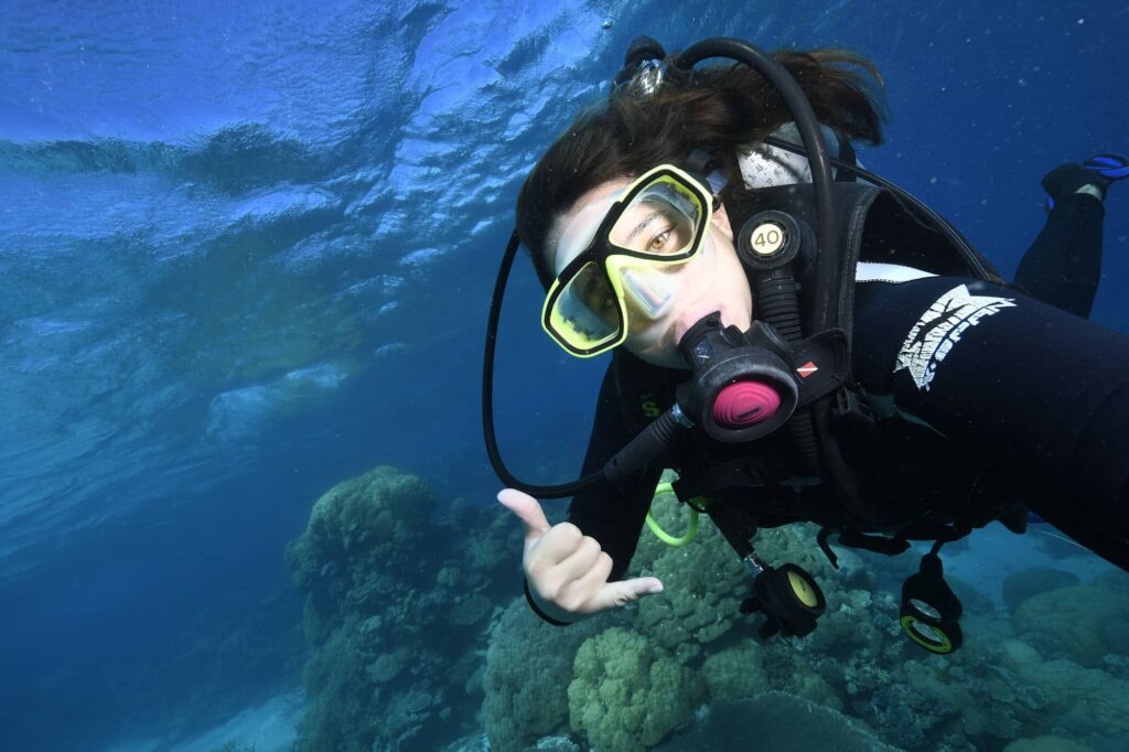 Angelina Pilarinos underwater selfie
