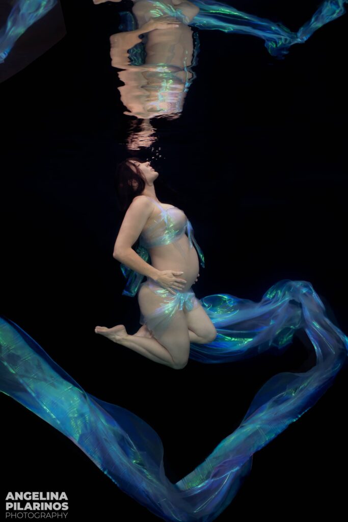 underwater maternity shoot