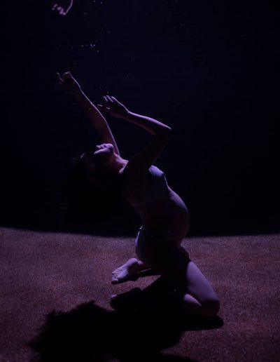 Townsville maternity underwater photoshoot with gentle poses